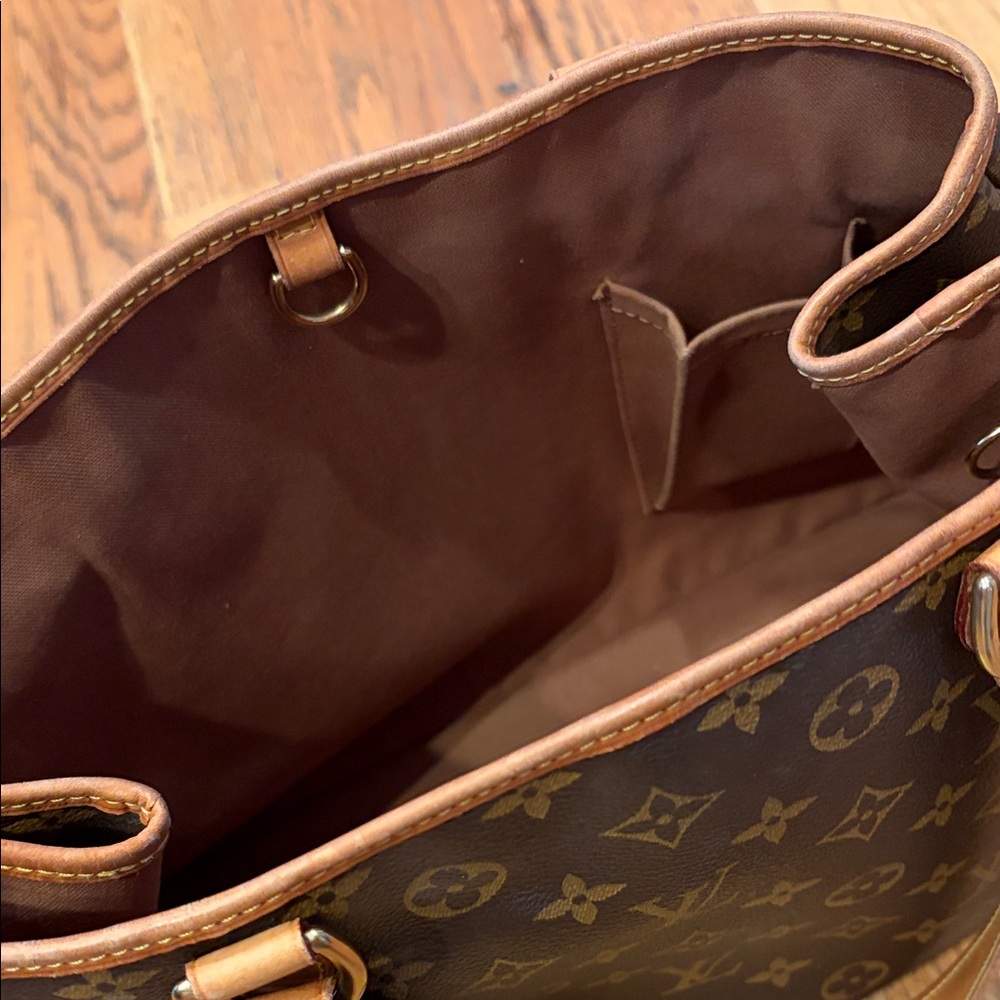 Louis Vuitton Batignolle Tote - Picture 3 of 6